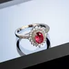 Cluster Anneaux Classique Femme Fleur Anneau 925 Sterling Plata Rond Rouge Cristal Zircon Pierre Promesse De Mariage Pour Les Femmes Bijoux Bague