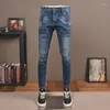 Jeans för män Modedesigner Herr Retro Blå Slim Fit Spliced Biker Homme Patched Hip Hop Denim Cargo Byxor Stretchbyxor