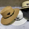 Desginer Caps Triangle Grass Braid Hats Mens Beach Berretti a maglia Berretto da baseball da pescatore da donna Cappelli a tesa larga Summer Flat-top Visor Sunhats Accessori Uomo