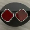 2023 Nouveau Stud Trèfle à quatre feuilles Boucle d'oreille Stud Boucles d'oreilles Designer pour femmes Bijoux de mode Femme Plaqué or 18 carats Bleu Rouge Rose Bague d'oreille Bijoux de luxe Cadeaux Accessoires