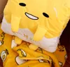 حيوانات أفخم محشوة Sanrio الجديدة Gudetama Plush Doll Doll anime Kawaii Egg Yolk Brother تدفئة اليدين تغطي وسادة بطانية هدية عيد ميلاد L230707