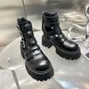 Buty wyjściowe ciemne gotyckie sandały z dziurami damskie gruba podeszwa metalowa klamra Punk Style przyprawa pojedynczy masywny obcas platforma wiązana krzyżowo Sandalias