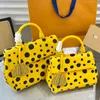 2 storlekar totes New Water Ripple Tote Bag Dam Lyx Handväska Klassisk Polka Dot Axelväska Enfärgad Handväska med stor volym