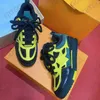 Designerskor Sneakers Män Tränare Fritidsskor Löparskor Utomhusskor Högkvalitativa kvinnor Plattformsskor Kalvskinn Läder Dubbelsnören NO449