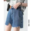 Klänningar chic ven kvinnors denim shorts retro oregelbundet klippt blå highwaisted korta jeans för kvinnor streetwear byxor damer sommar 2022