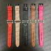 Designer-Apple-Watch-Armband, luxuriöses Uhrenarmband für Apple Watch-Serie 9, 8, 4, 5, 6, 7 Ultra, 42 mm, 44 mm, 49 mm, iWatch-Bänder, modische 3D-Prägung, Leder, Metall, Buchstabe ap Smart Straps