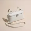 Gigi Same Bag Pannband Layer Kohud Handväska Dam Enkel och mångsidig axlar Crossbody Makeup Bag 230707