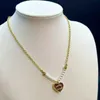 Designer Pearl Pendant Halsband varumärke Letter Heart Sweater Halsband Kedja för kvinnor Bröllopsfest Jewerlry Tillbehör