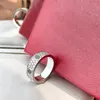 Anelli da uomo in metallo anelli di diamanti firmati per gioielli da donna placcati oro argento bague hip hop stile moderno amanti anello di lusso bellissimo popolare ZB019 C23