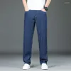 Jeans da uomo in tessuto Lyocell da uomo Pantaloni dritti in denim estivo allentati leggeri Pantaloni casual morbidi di alta qualità da uomo