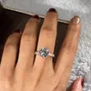 Clusterringe 18 Karat Roségold Farbe Weißer natürlicher Zirkon Ring für Frauen Runde Form Anillos De Bizuteria Edelstein 18 Karat Diamant