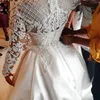 Casamento de cetim Vestidos árabes brancos 2023 Mangas altas de pescoço LONGO LONGO PLUS