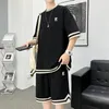 Erkek Trailtsits 2023 Yaz İki Parça Setleri Sıradan T-Shirt ve Şort Takım Gençlik Kısa Kollu Dış Giyim Üst Teeskne-uzunlukta Pantolon