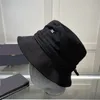 Projektant kapelusz typu Bucket kapelusz z szerokim rondem haftowany alfabet mężczyźni kobiety ochrona przed słońcem krem do opalania Outdoor Travel Summer Fisherman Buckets Hats