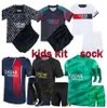 23 24 Bambini con pantaloncini e calzini Maglie da calcio 2023 2024 Parigi PSGS Set da uomo MBAPPE SERGIO RAMOS tuta da calcio per bambini Camicie T enfants Maillot De Foot 16/28