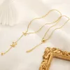 Collana di design in oro 18 carati Collana regalo in acciaio inossidabile non sbiadito Nuova collana con ciondolo lettera di marca corretta 2023 Gioielli in acciaio inossidabile per feste di nozze all'ingrosso