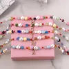 Anhänger Halsketten 2 Stück Kristall Buchstaben Muschel Perlen Halskette für Frauen Candy Bead Perle Initial Name Choker personalisiertes Geschenk Freunde