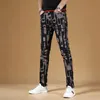 Jeans pour hommes Light Luxury Mens Slimfit Imprimé Black Denim Pants Sexy Allmatch Trendy Stretch Korea Version Street Pants; 230707