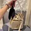 Bucket Bag Vrouwen Designer Nylon Handtas Mini Tote Kleine Luxe Schouder Crossbody Tassen met Zijden Sjaal 3 Kleur Portemonnees