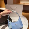 Diseñadores de mujeres Bolso de hombro Bolsos Nylon Lady Luxurys Múltiples colores de caramelo Bolso de mano de moda