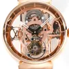 La chère montre tourbillon au trésor est construite avec un boîtier en saphir et un support de lunette en acier pour restituer parfaitement la beauté mécanique apportée par le tourbillon