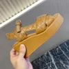 Tecido macio de cetim de algodão e gorgurão Sandálias de plataforma Sandálias de salto alto de cunha de 7 cm Sandália feminina de design de luxo Sola de borracha Casual Moda Sapatos de areia Tamanho 35-41 caixa