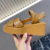 Tecido macio de cetim de algodão e gorgurão Sandálias de plataforma Sandálias de salto alto de cunha de 7 cm Sandália feminina de design de luxo Sola de borracha Casual Moda Sapatos de areia Tamanho 35-41 caixa