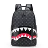 Sırt çantası erkekler seyahat çantası moda kafes sırt çantası öğrenci okul çantası büyük kapasiteli köpekbalığı çantası sokak trend 230708