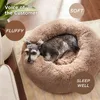 Pluszowe łóżko dla psa dla małych psów i kotów 23 cale puszyste, nadające się do prania legowisko dla zwierząt, pasuje do zwierząt o wadze do 25 funtów