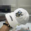 Nowy baseball Trucker 2023 Najnowsze kolory czapki piłki projektanci kapelusz mody haftowe litery plażowe hawaje zapobiegają wygaszaniu się w czapce