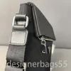 Man Designer Crossbody Bags Messenger Bag Moda Lüks Naylon İş Siyah Hafif ve Çok Yönlü Erkek Klasik Omuz Çantası