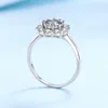 Кластерные кольца 14 тыс. Белого золота 1CT D Цвет VVS Moissanite Цветочное кольцо 925 Серебряное серебряное лаборатория Бриллиантовое украшение роскошных украшений для женщины