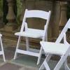 Ensemble de chaises rembourrées empilables en plastique léger Ensemble de chaises de pelouse de mariage pour banquet de fête Chiavair pliantes pour la location d'événements à vendre 871