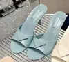 Lyx Designers tofflor Sandaler Borstad läder Kvinnor Tofflor Höga klackar Pumps Inverterad triangel Flip Flops Flat Slides Damskor SVART VIT 35-42Box