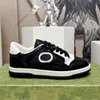 Designerskie buty swobodne buty deski czarno -białe trampki z litego koloru wygodne buty do deskorolki bieganie sportowcami sportowcy gorąca sprzedaż w domu