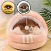 Maison de lit pour chat de compagnie pour chat d'intérieur ou petits chiens, chaton, chiot, lapin, jolis meubles doux avec oreilles de chat, lit de couchage avec fond antidérapant en boule moelleuse (gris jaune rose)