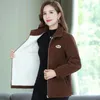 Trench femme 2023 vêtements d'hiver maman d'âge moyen ajouter velours épais coton dames veste imiter laine d'agneau laine femmes manteau