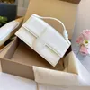 Omuz Tasarımcı Çanta Çanta En Kaliteli Moda Luxurys Kadın Tavaları Debriyaj Çanta Crossbody Ladies Cüzdan Cüzdan Deri Tote Küçük Kare Çanta Çanta