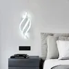 Lampada da parete Luce per interni Design curvo Camera da letto Notte 3000K Soggiorno Sfondo 1280LM Minimalista per