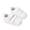 Tênis First Walkers Born Infant Baby Baby Couro PU Coração Estrela Bordado Sapatos Esportivos de Caminhada Antiderrapantes para Meninas Meninos