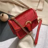 حقيبة سلسلة شتوية جديدة للأزياء مصنوعة من حقيبة أزياء الكتف الكتف على الطراز الكوري.