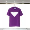 Mens Camisetas Verão Homens Camisetas Manga Curta Top Designer Tees Badge Camisa Homem Camisetas Pradshrit Homens Roupas Desinger T Shrit Respirável Preto Branco Roxo 2947