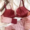 Conjuntos de sutiãs Conjuntos de sutiãs Conjunto de lingerie de renda Moda push up de peça única Sutiã e calcinha com aro sem costura Saia sexy para meninas Z230710