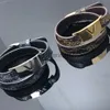 Pulseira de Couro Homens Pulseira Pulseira Para Mulheres Bangles Black Brown Grades Pulseiras Com Flor Alta Qualidade Pulseiras Jóias J230710