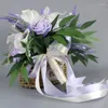 Bouquet di fiori decorativi con gocce d'acqua per mogli e fidanzate di coppia