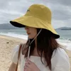 Stingy Brim Hats Daisies DoubleSided Bucket Hat Cotton Foldable Portable Fisherman Cap With Wind Rope Women Outdoor Sun Beach 230710