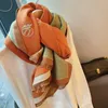 Top Western Style Orange Vit Förtjockning Varm Scarf Dam Vinter Ny Retro Vagn Kashmirliknande Dubbel användning Sjal Scarfs