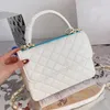 Kadın Flep Mini Bayanlar Tasarımcı Çantalar Düz Renk Kaliteli Koyun Dinini Omuz Torbası Çanta Metalik Pullar Klasik Çantalar Tapı Zincirler Crossbody Bags