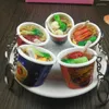 キーホルダーラーメン麺キーホルダー食品ペンダントキーチェーンファッション煮込み牛肉麺ギフトジュエリーリング