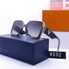 مصمم نظارات شمسية للنساء الرجال الكلاسيكية العلامة التجارية الأزياء الفاخرة UV400 Goggle مع صندوق في الهواء الطلق عالي الجودة من الشمس الرياضية في الهواء الطلق الساحل الساحل نظارات الشاطئ